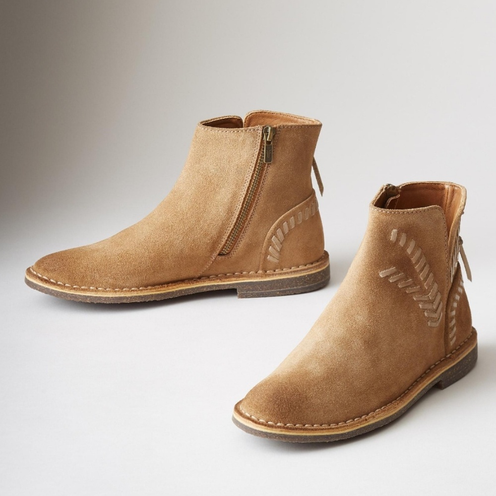Frye ankle boots brand new, suede with embroidered detail - camel color